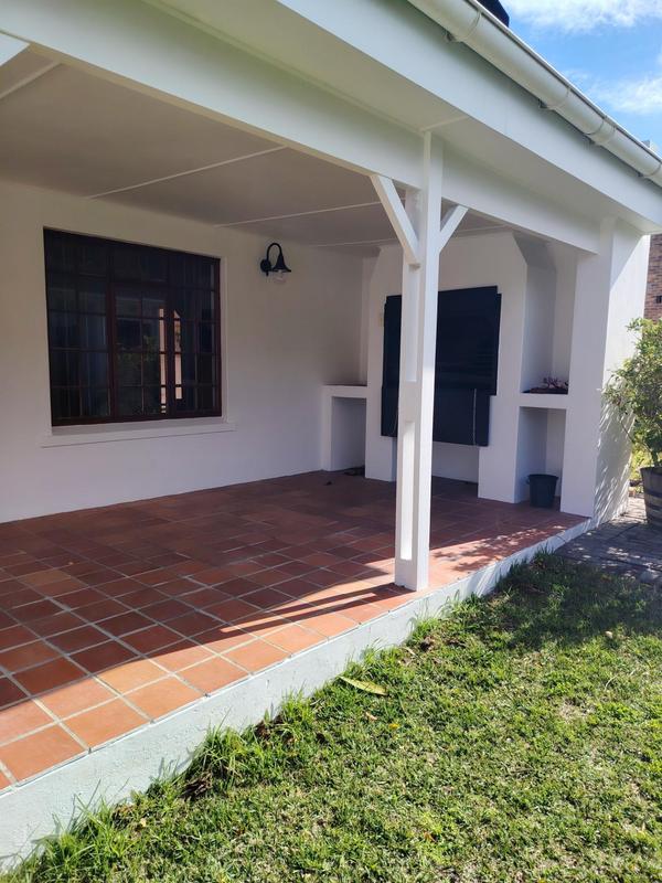 To Let 4 Bedroom Property for Rent in Onrus Western Cape